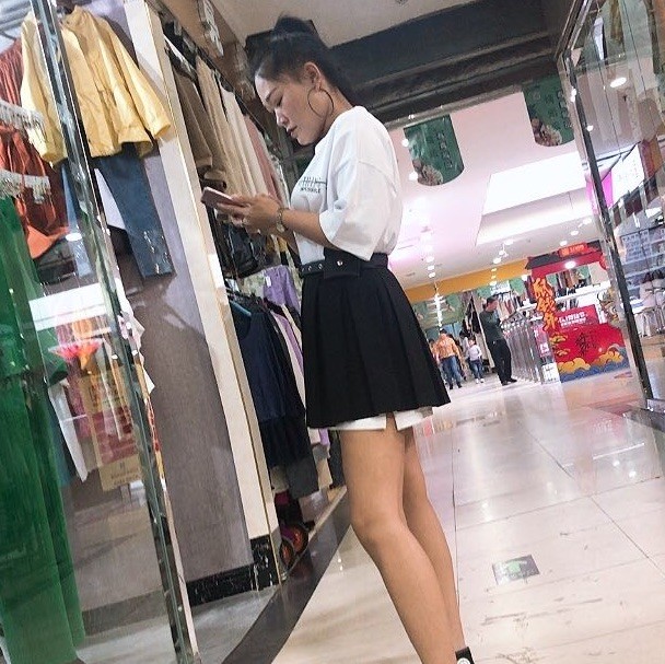 服装店温柔大胸小少妇